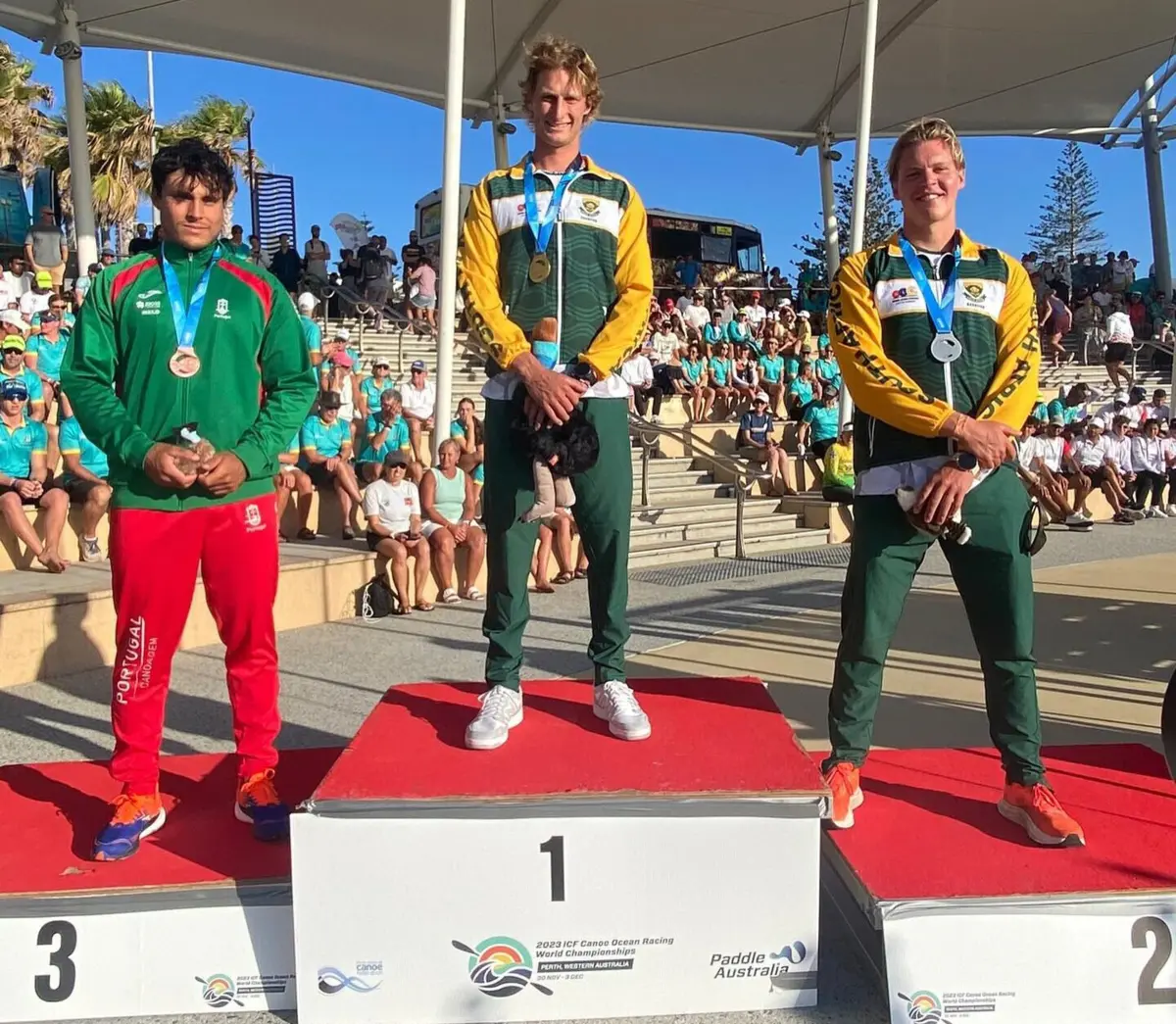 O outro português em prova, David Fernandes, foi 56.º na classificação geral e terminou no quarto lugar no escalão Masters