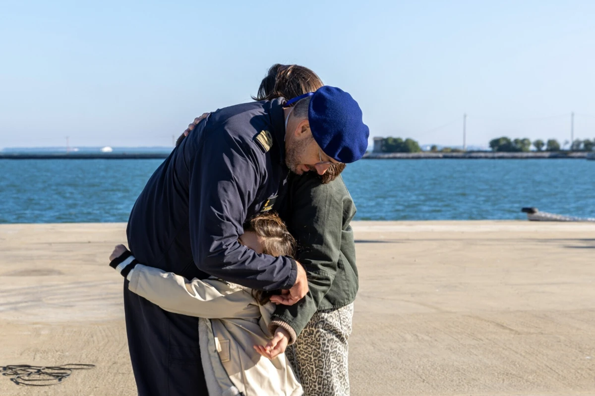 Famílias receberam a tripulação do NRP Viana do Castelo