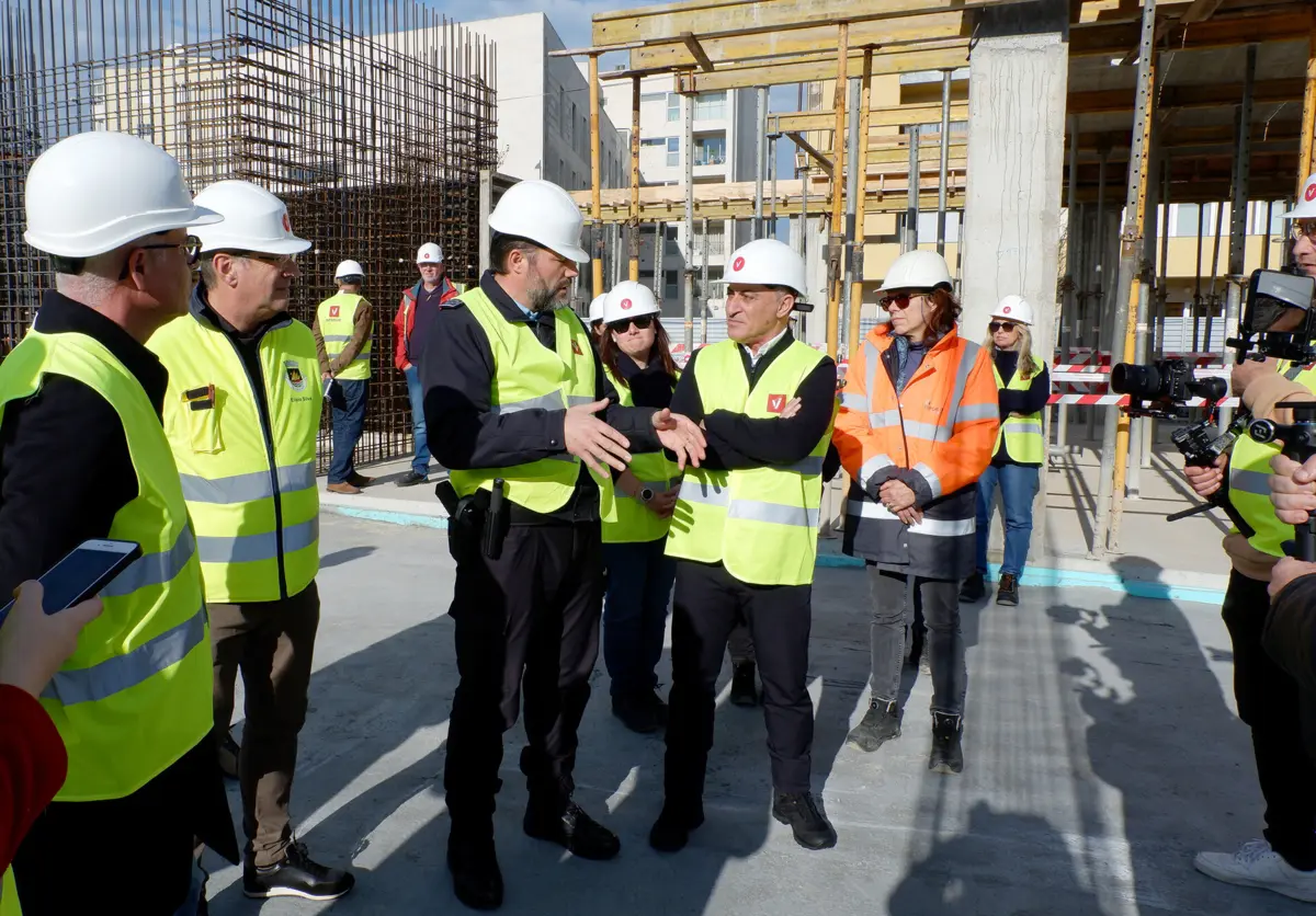 Autarca Vítor Costa e o comandante da Divisão Policial, Ezequiel Rodrigues