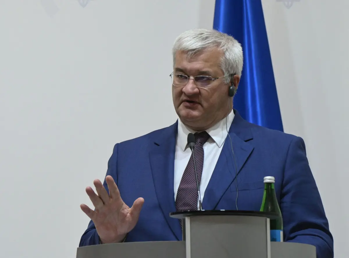 O chefe da diplomacia de Kiev acusou os militares russos de visarem deliberadamente "trabalhadores humanitários no exercício das suas funções"