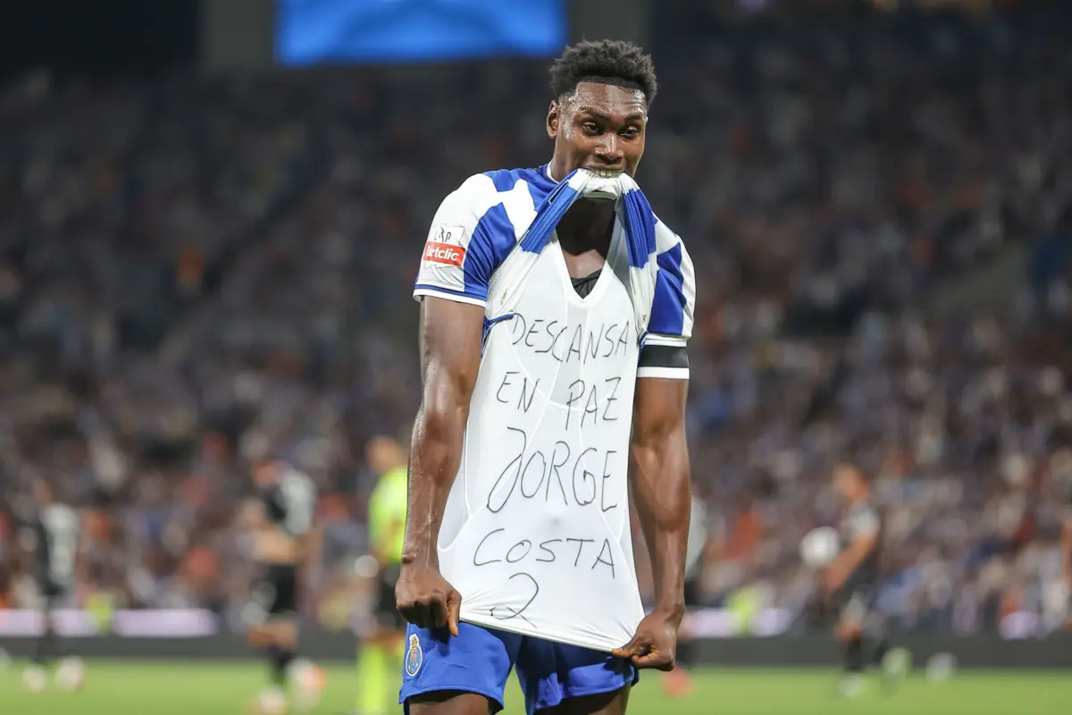 Samu bisou ao V. Guimarães e homenageou Jorge Costa