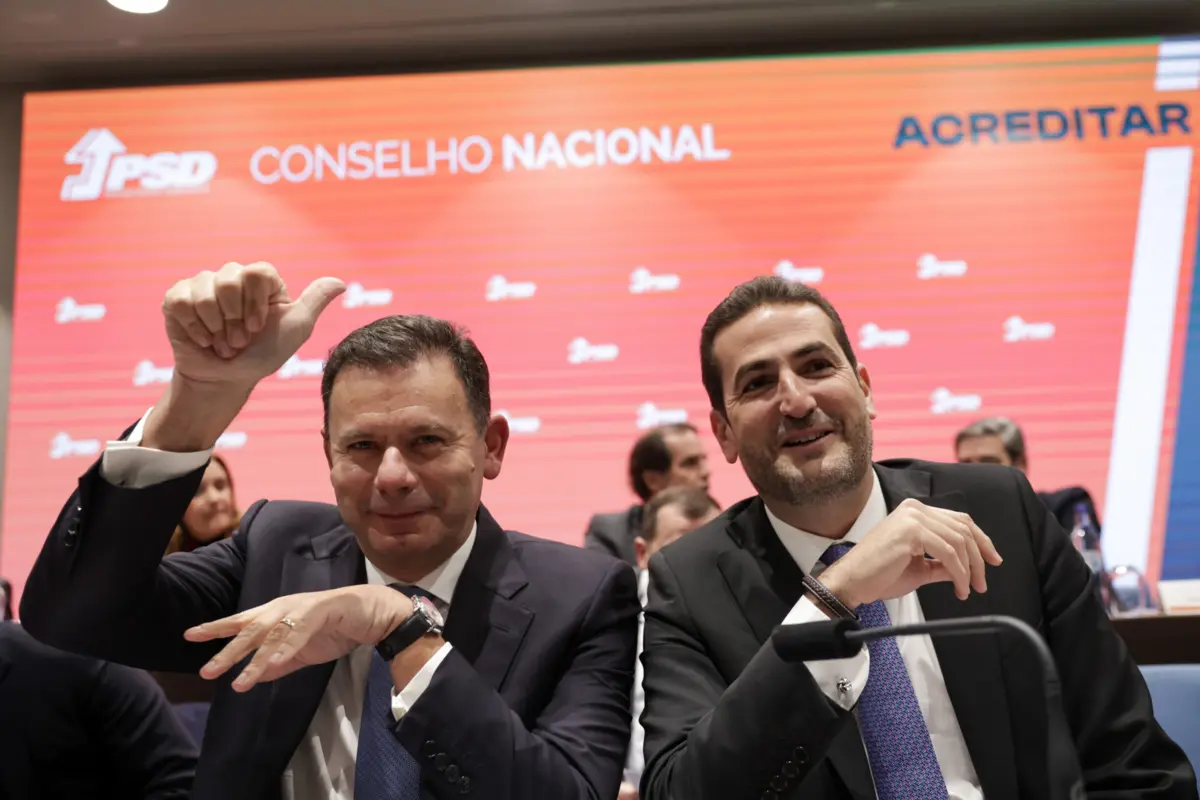 Luís Montenegro com Hugo Soares, secretário-geral do PSD