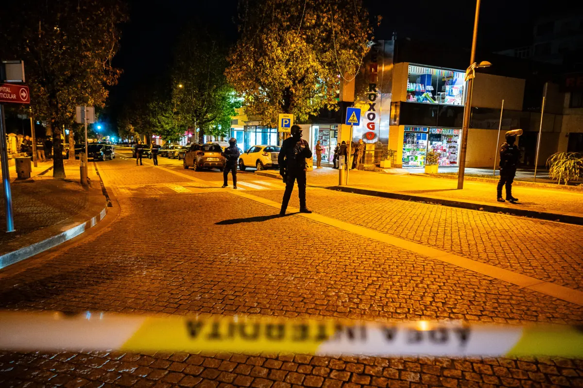 Autoridades cercaram o local