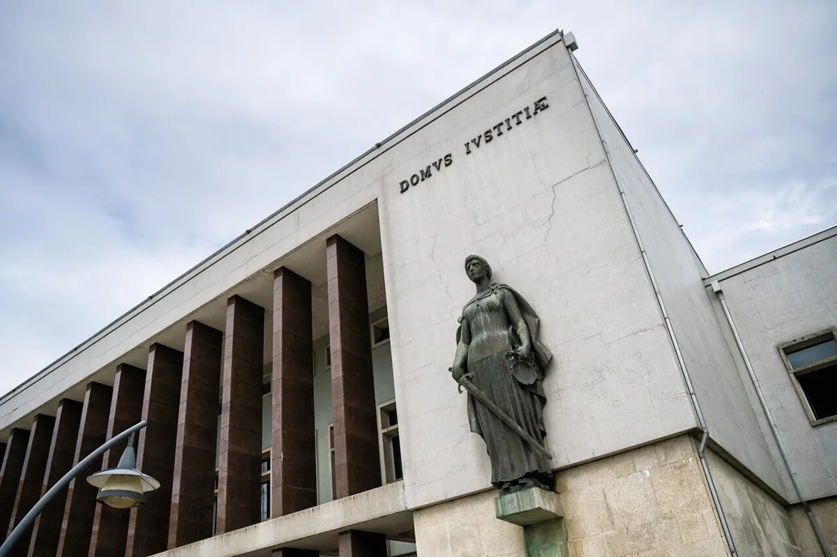 Julgamento com tribunal de júri do homem acusado do homicídio de uma mulher grávida na Murtosa, que está agendado para 19 de maio, no Tribunal de Aveiro, vai decorrer à porta fechada