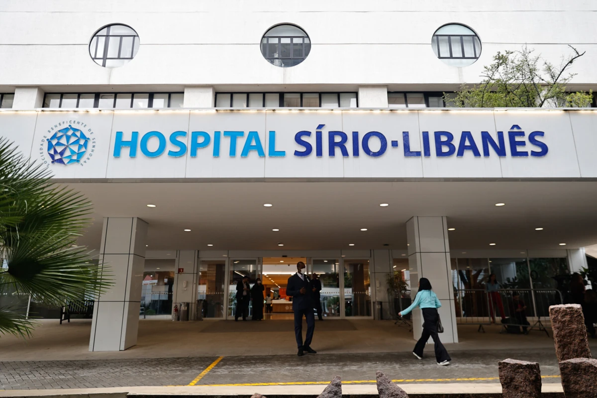 Lula da Silva, de 79 anos, fez uma cirurgia de emergência na madrugada de hoje