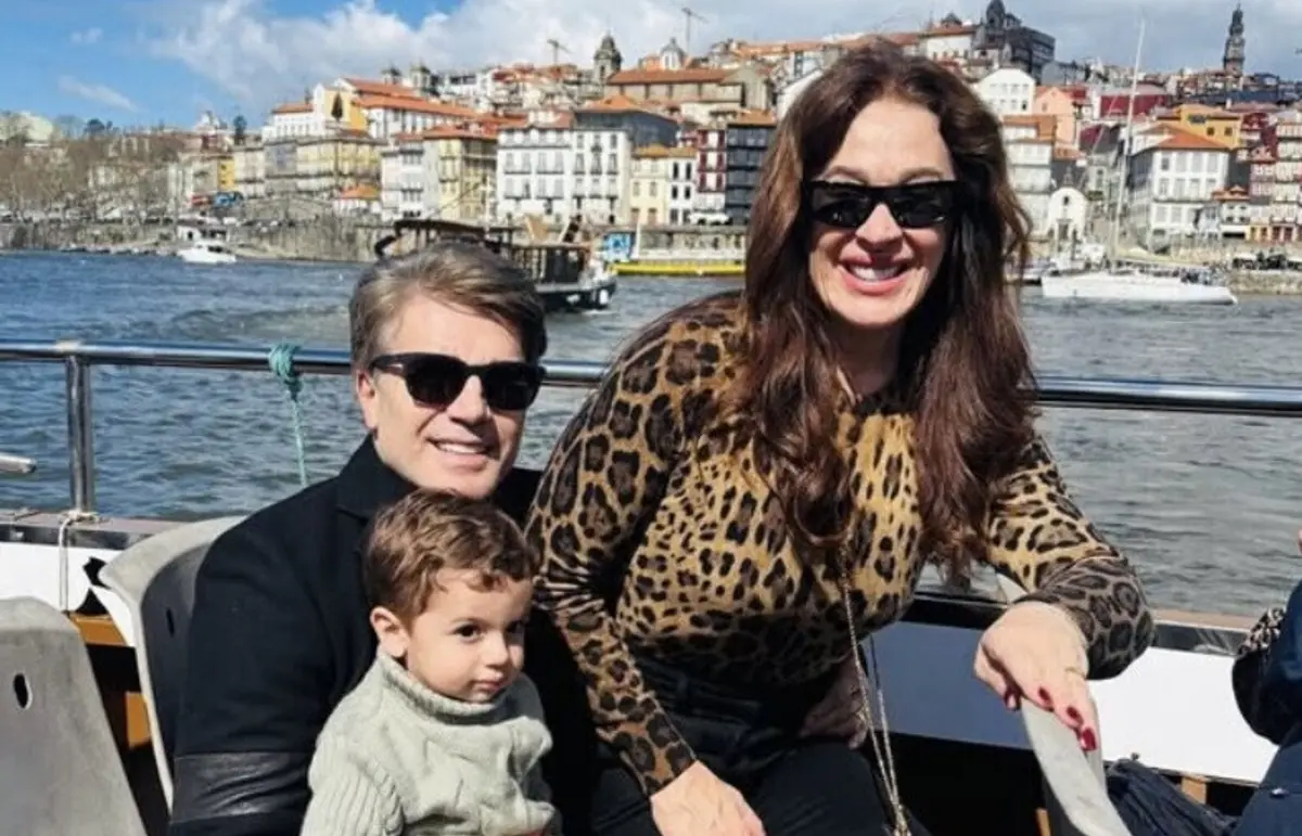 Cláudia Raia com o marido, Jarbas Homem de Mello, e o filho Luca, de dois anos