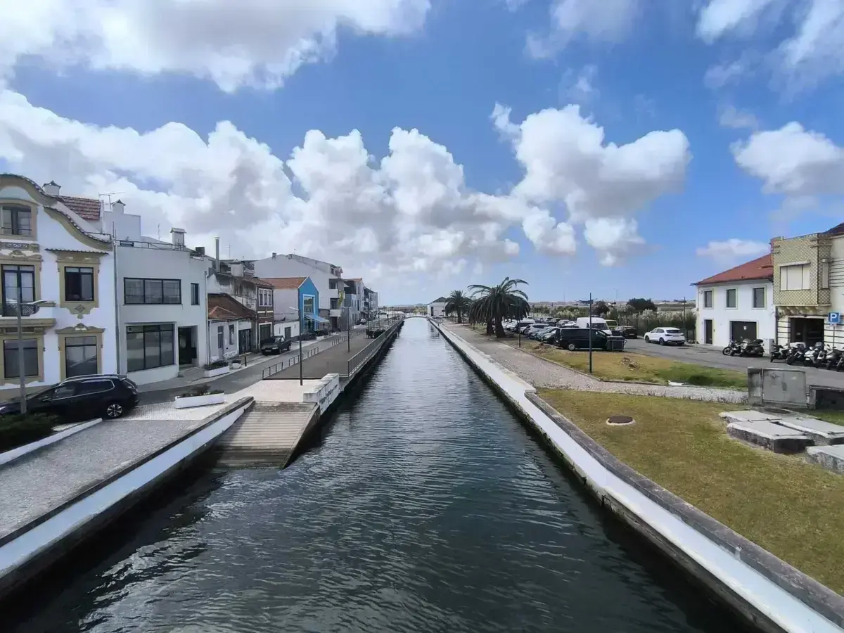 Hotel de 12 andares está previsto para a zona do Cais do Paraíso