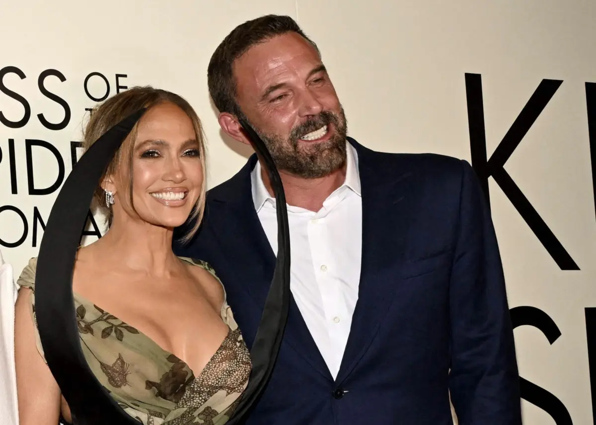 Um ano depois do divórcio, o trabalho voltou a juntar JLo e Ben Affleck na passadeira vermelha