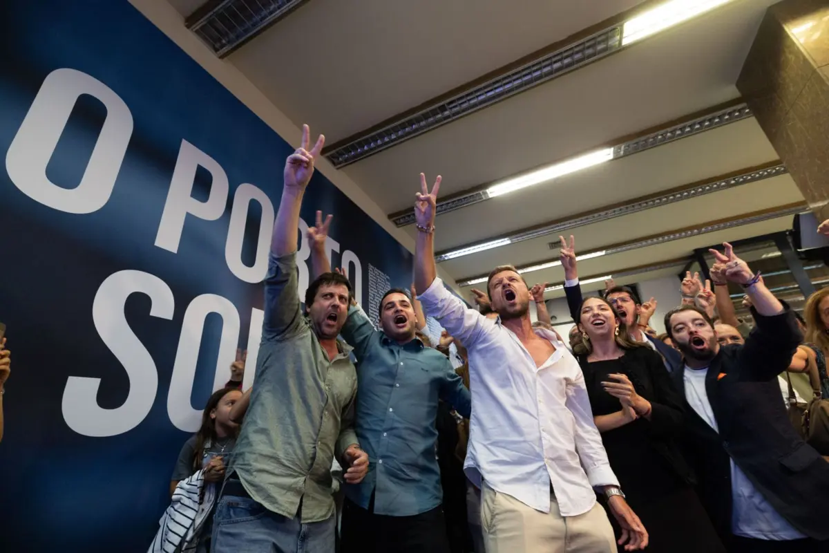 "O Porto somos nós. Vitória!", reagiram os apoiantes de Pedro Duarte após as primeiras projeções