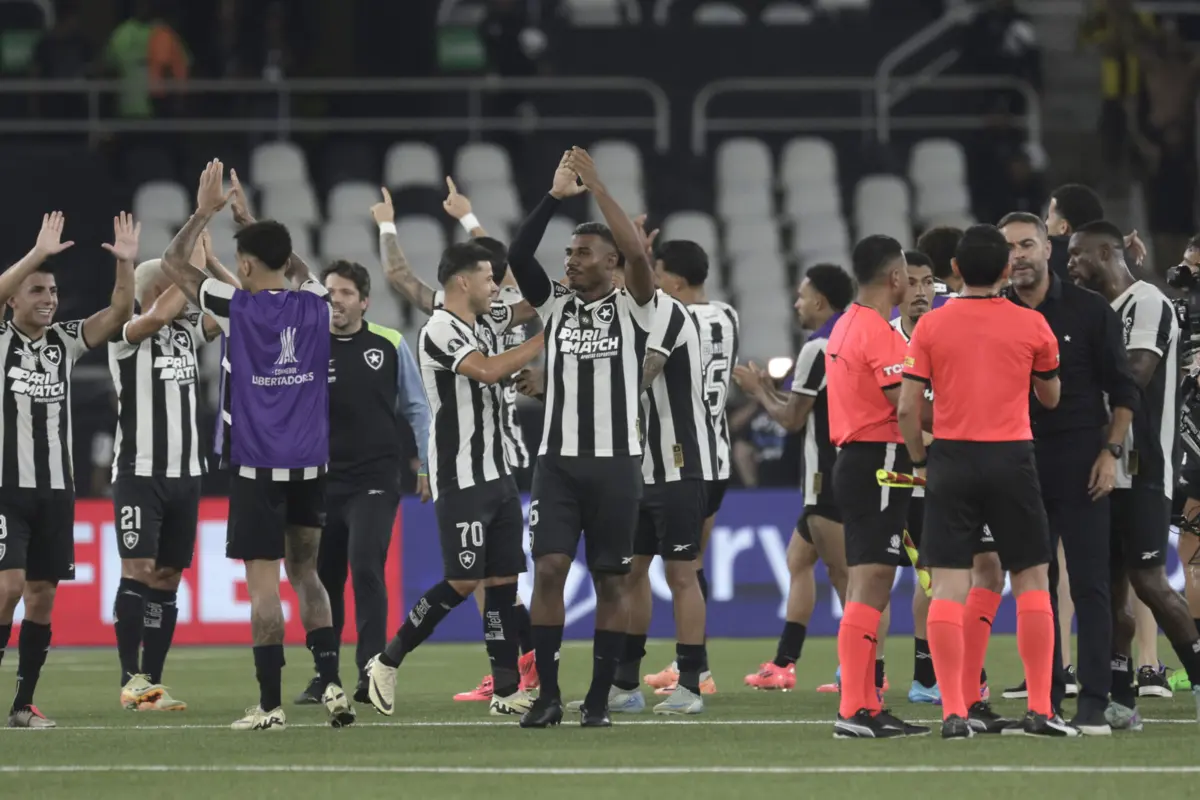 Imagem de contexto do artigo Botafogo, de Artur Jorge, reforça liderança