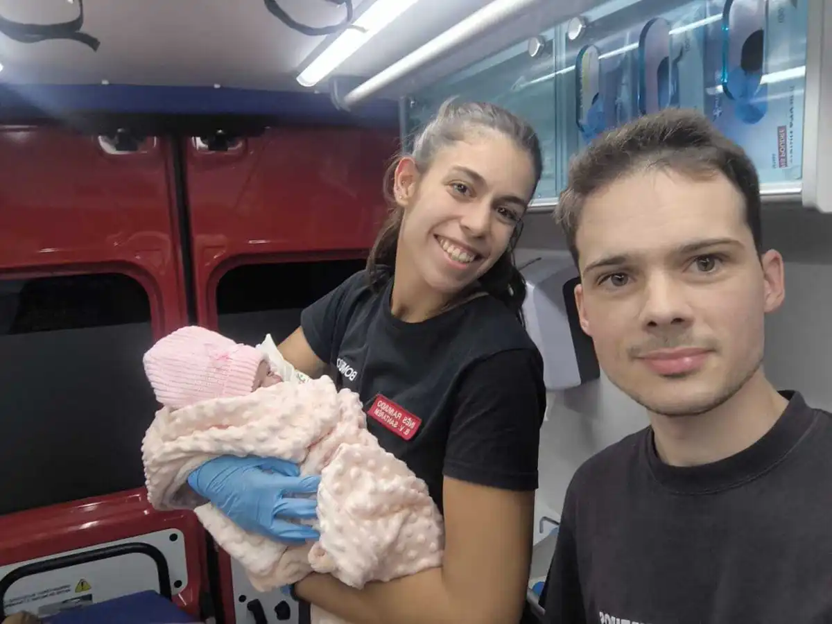 Menina nasceu no interior da ambulância