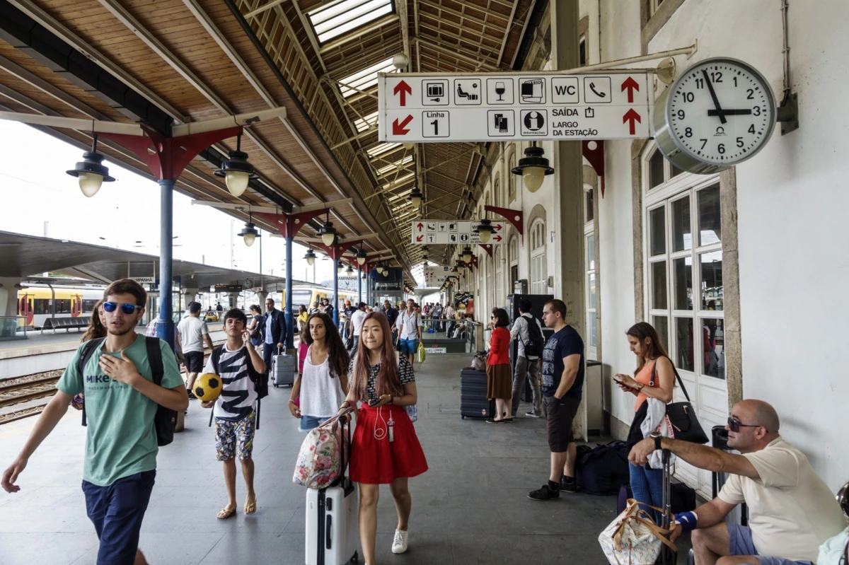 Voucher “Anda Conhecer Portugal” é válido nos serviços urbanos e regionais da CP