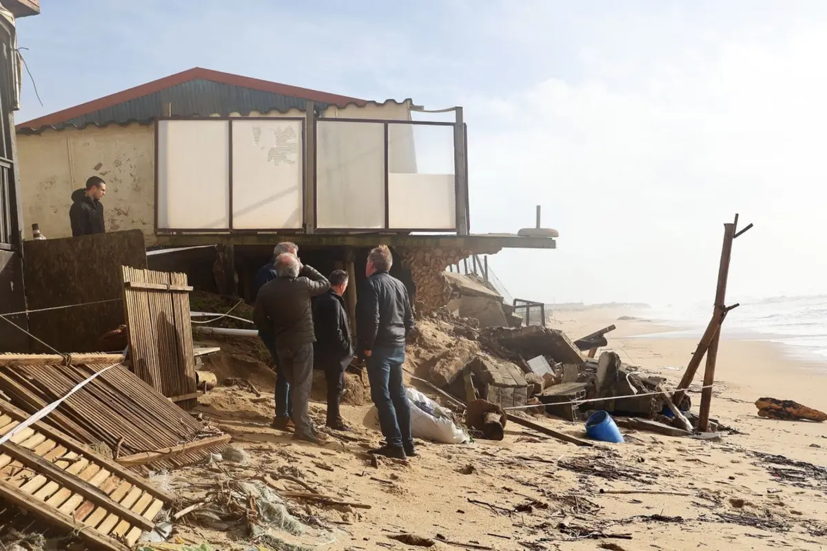 Em Vila do Conde, o bar da praia do Pucinho está em risco de ruir