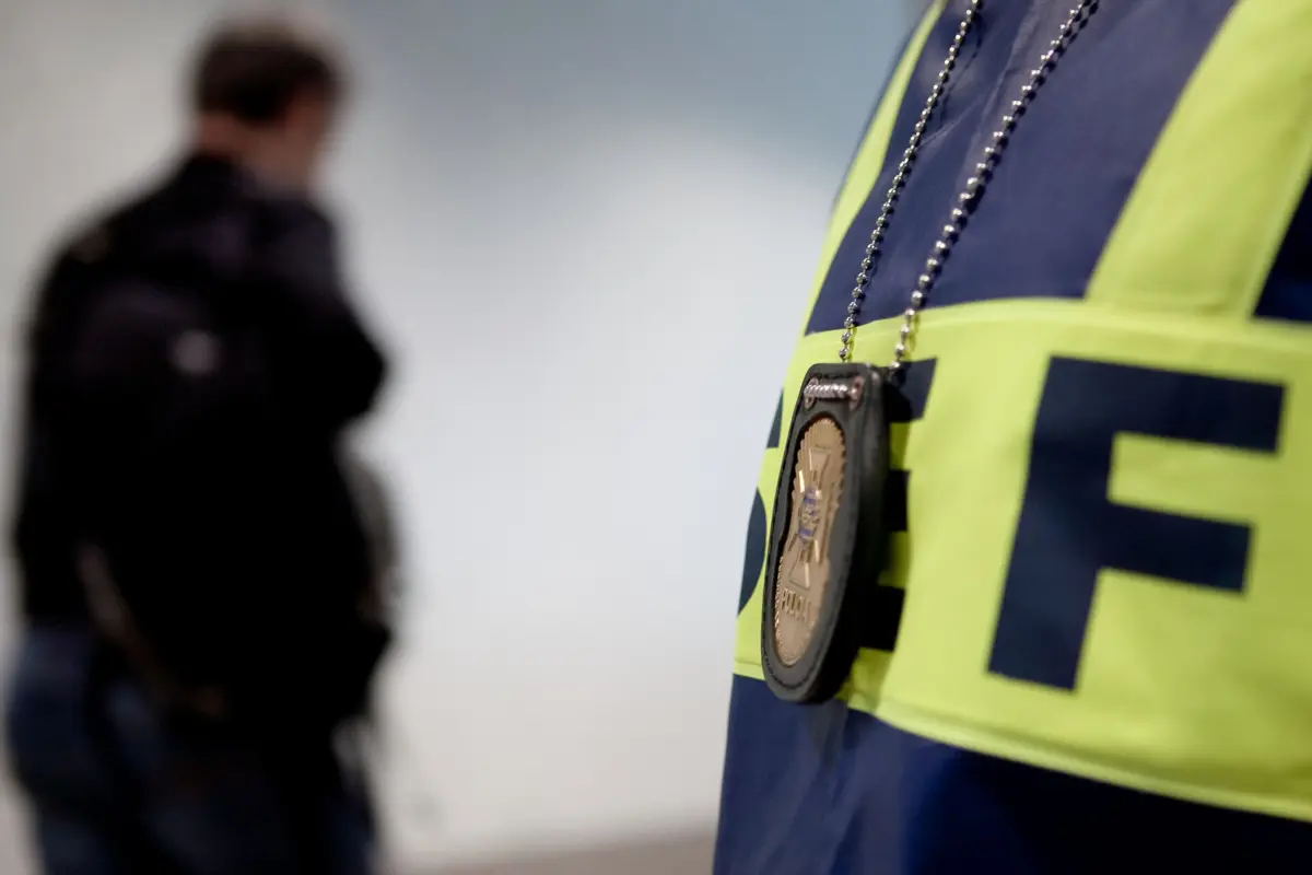 Imagem de contexto do artigo Passageira com 11 crianças detida em Lisboa por suspeita de tráfico de pessoas