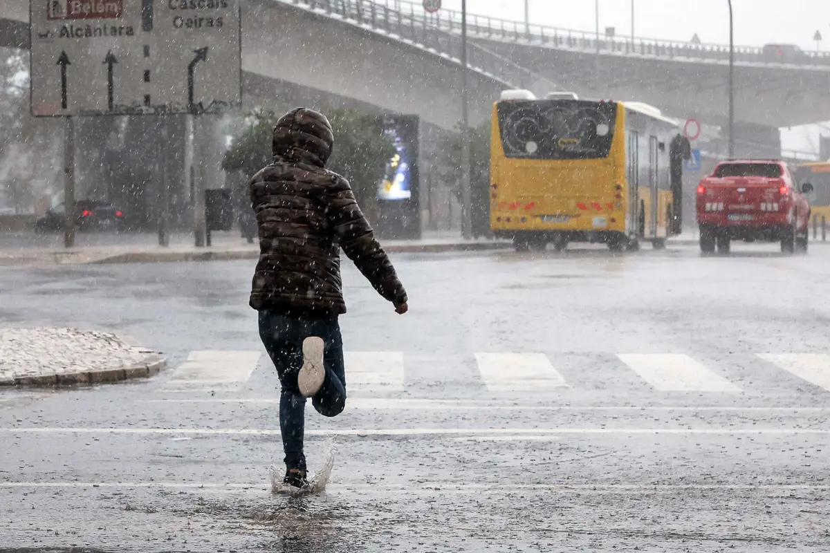 IPMA prevê chuva forte, que poderá ser acompanhada de granizo e de trovoada