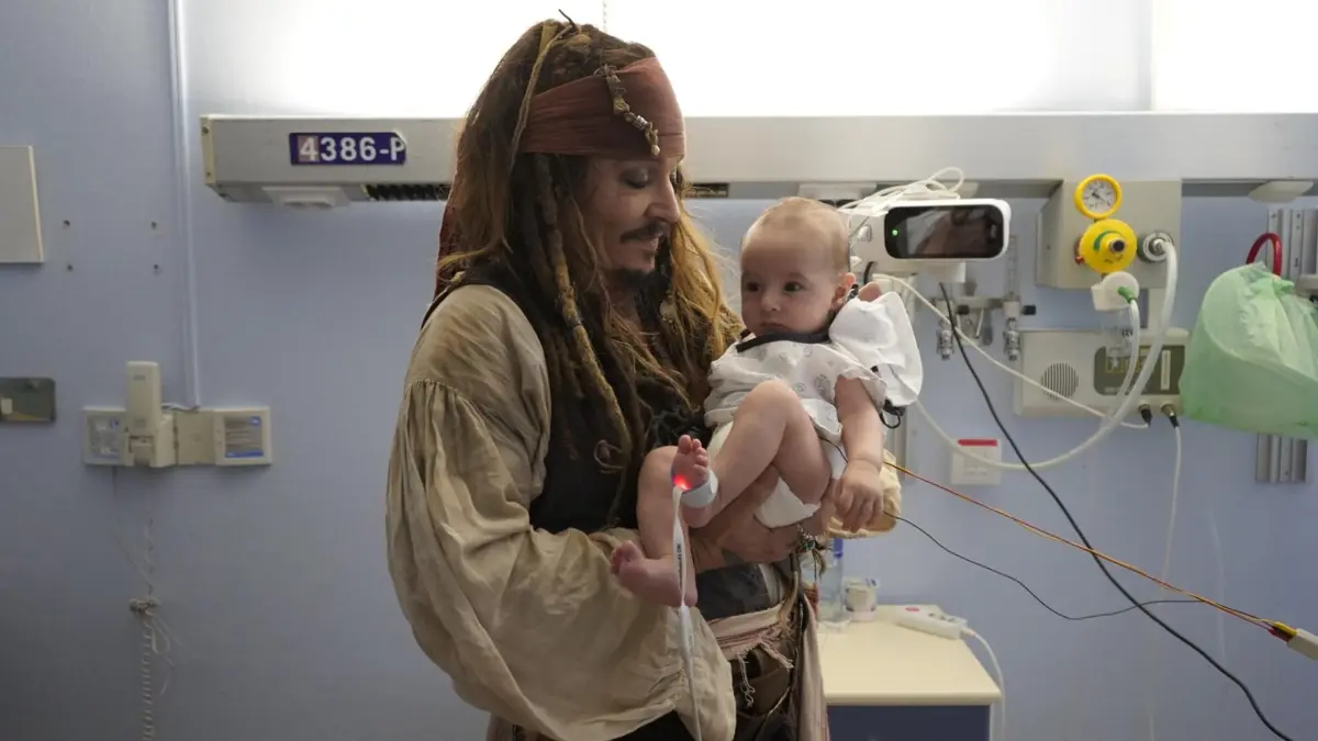 Imagem de contexto do artigo Johnny Depp revive “Piratas das Caraíbas” em hospital espanhol