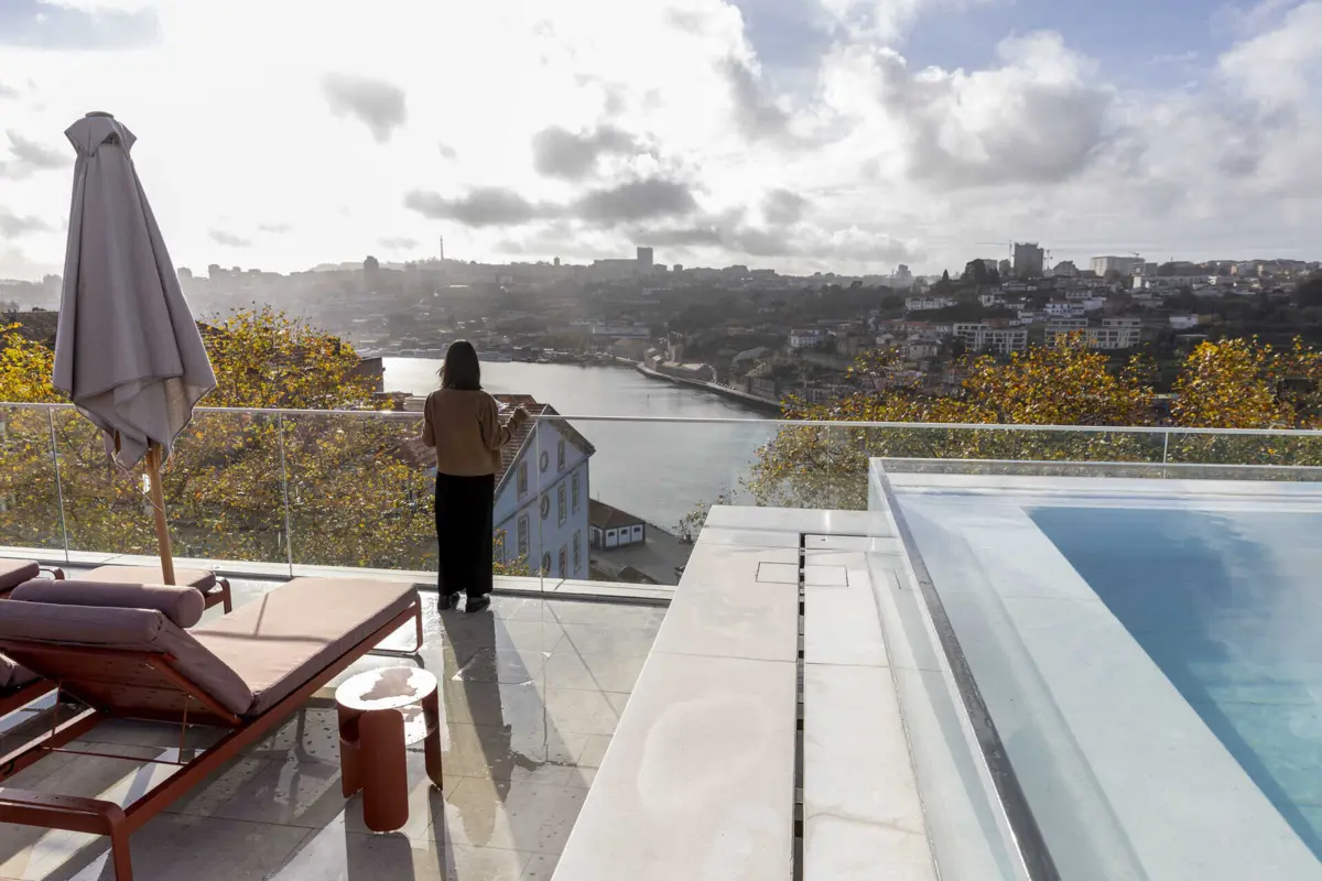 O crescimento do turismo, nos últimos anos, "é um sinal extremamente positivo, que mostra que estamos a manter atratividade"