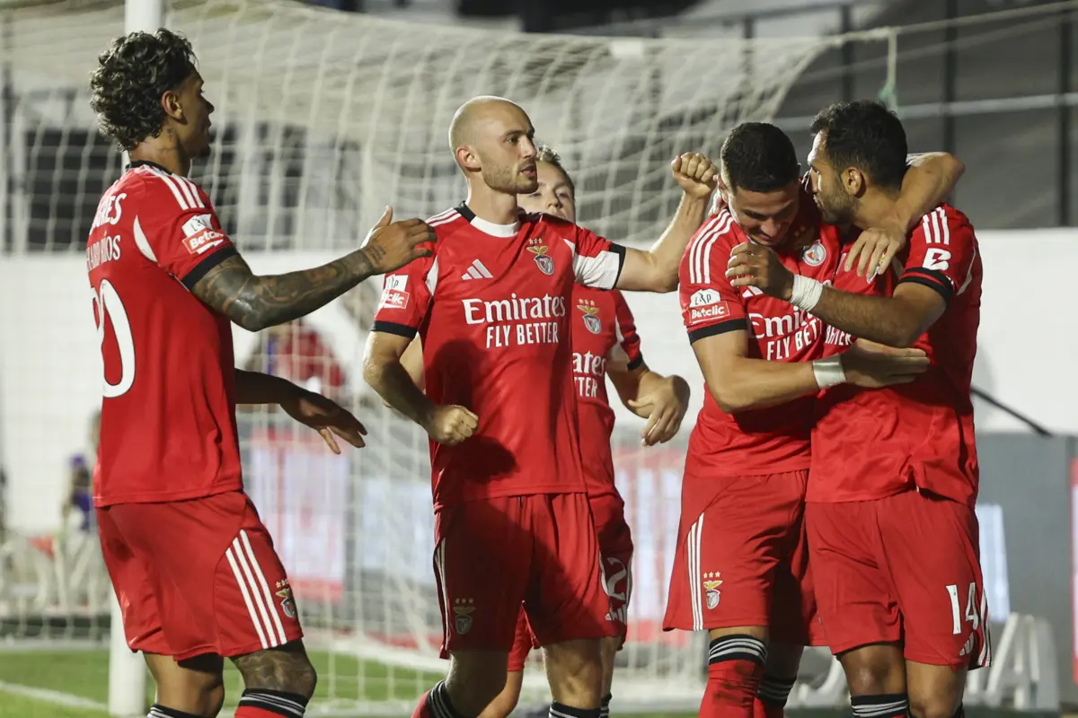 Águias procuram carimbar o passaporte para a fase de liga da Champions