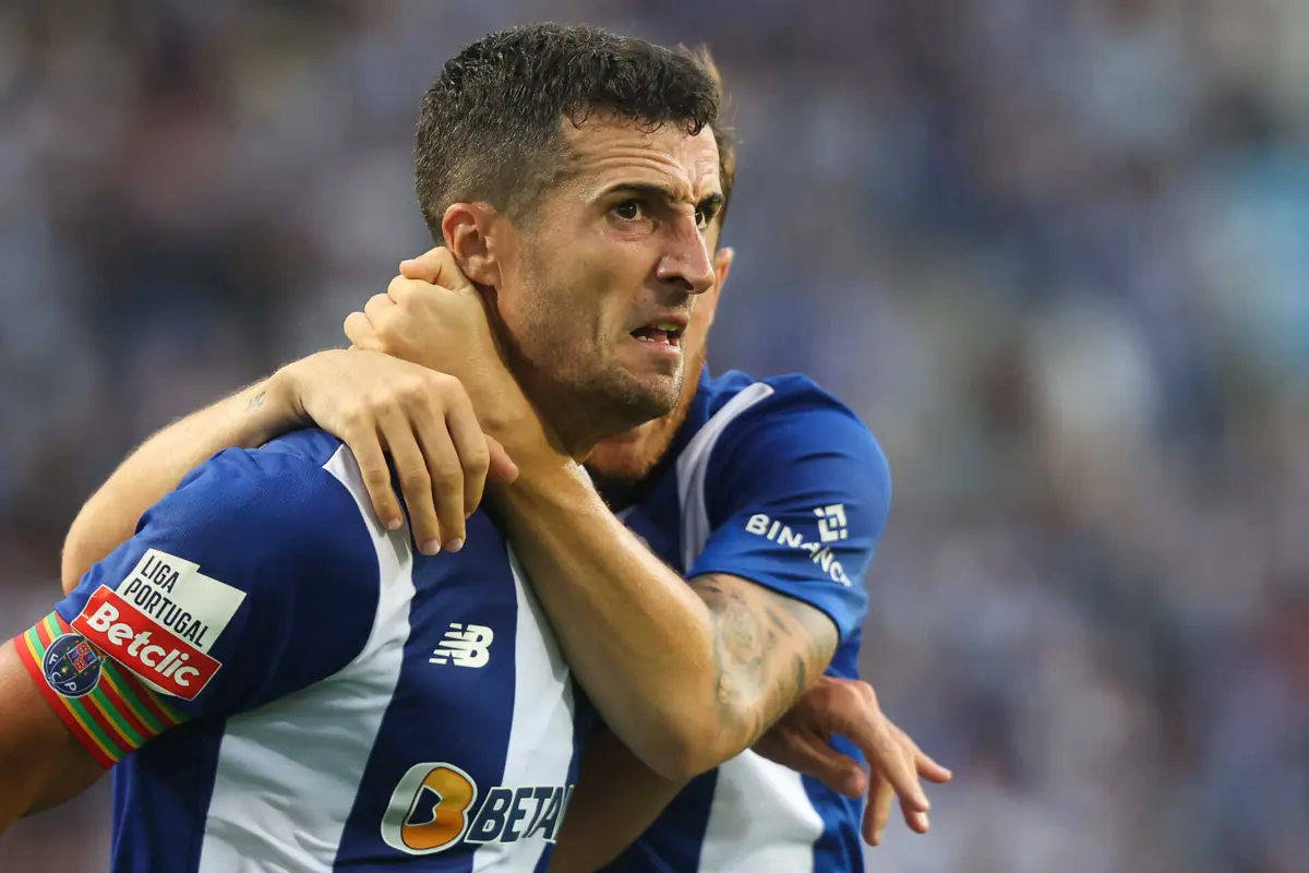 Central, de 36 anos, iniciou a última época como titular