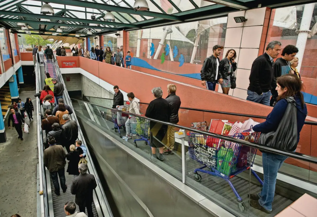 Grande distribuição criticou a taxa e avisou que não iria gerar muita receita para dar aos mais desfavorecidos