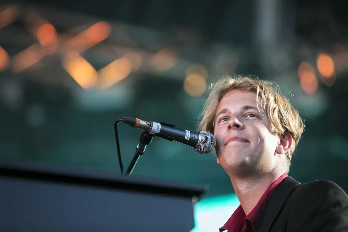 Tom Odell, cantor e compositor britânico de 33 anos, vai apresentar o seu novo disco no North Festival