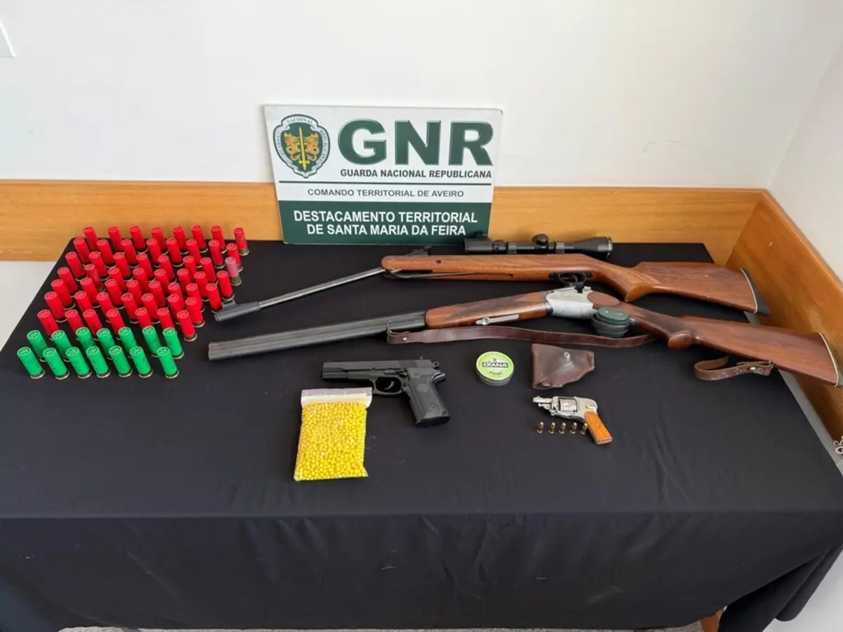 Guarda deteve suspeito de violência domestica e apreendeu armas e munições