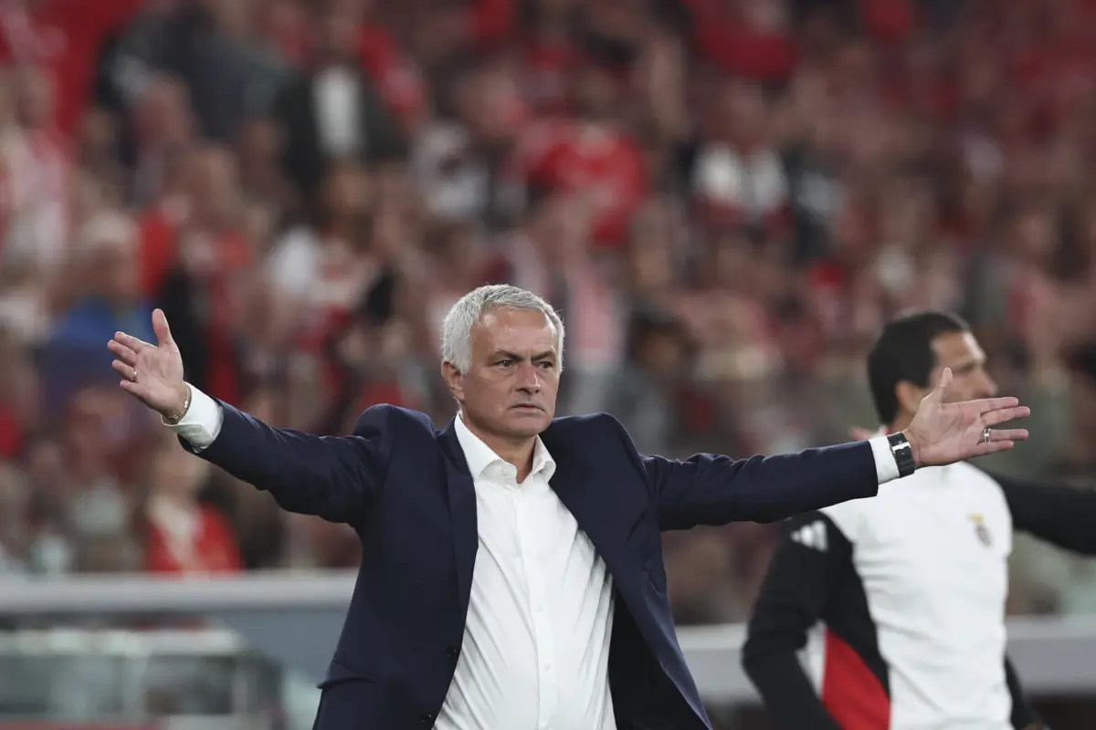 José Mourinho, treinador do Benfica