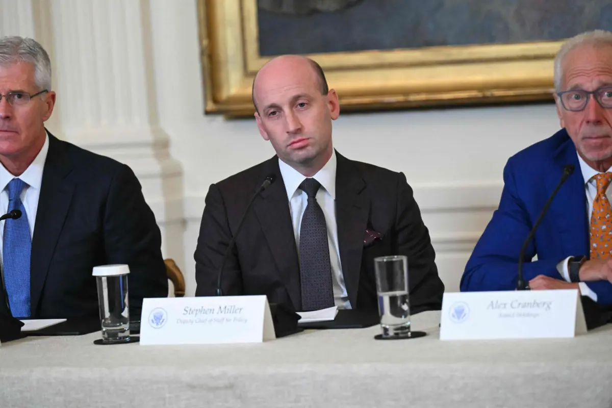 Considerado "hipócrita" pelo tio, Stephen Miller quer menos imigrantes nos EUA.