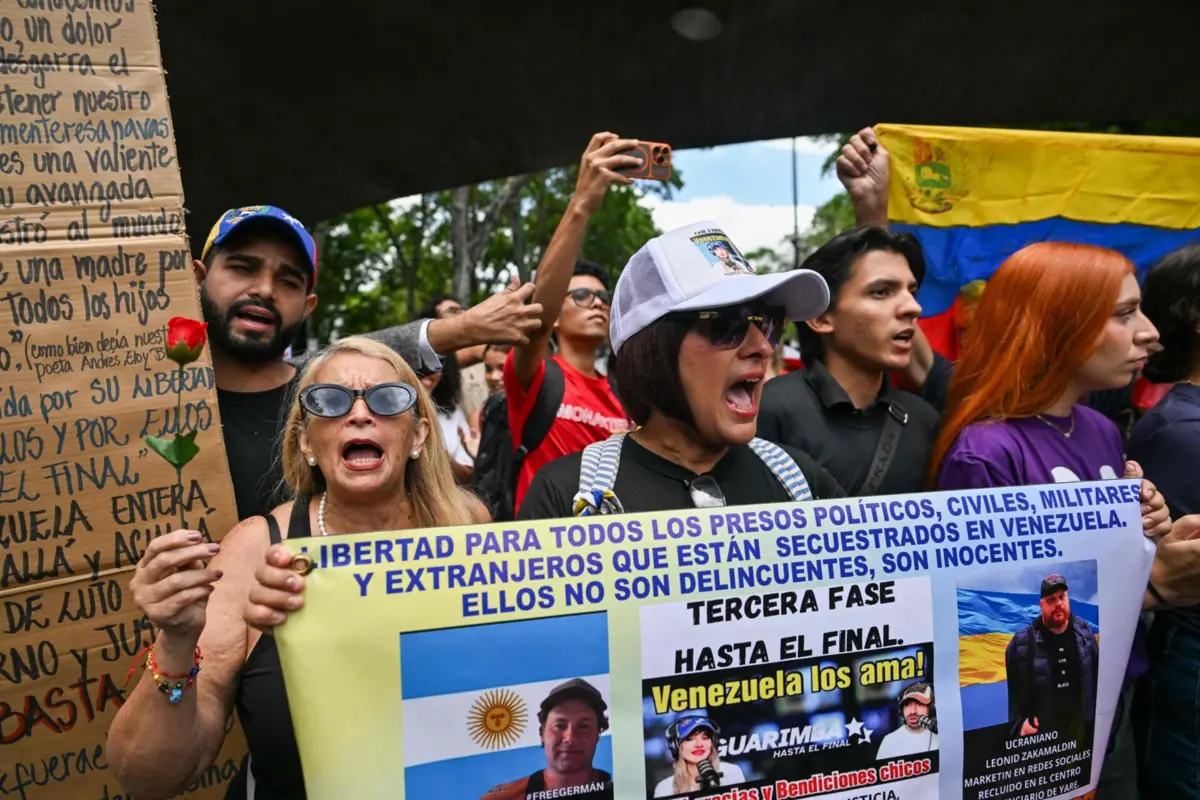 População apela à libertação dos presos políticos