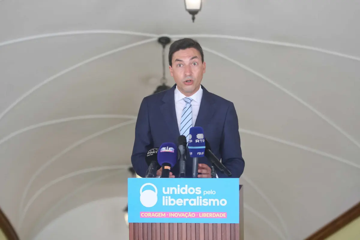 As suspeitas surgiram depois de, numa reunião realizada segunda-feira 'online', o júri ter questionado Tiago Mayan sobre os prazos para as pronúncias de audiência prévia