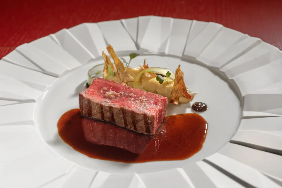 Um dos pratos do menu do Ilícito, no Porto.