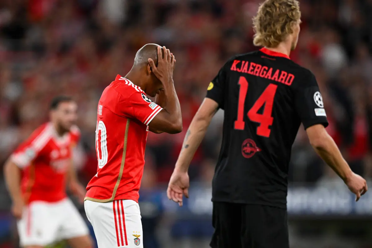 João Mário mandou uma bola ao poste