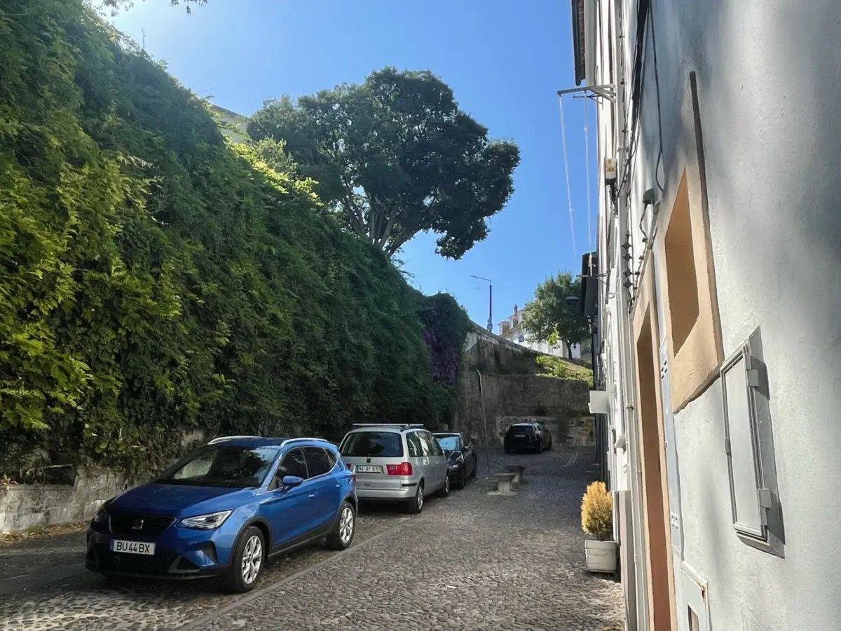 Marcos caiu do murete da Calçada Martim de Freitas para o Bairro Sousa Pinto, de uma altura de 10 metros