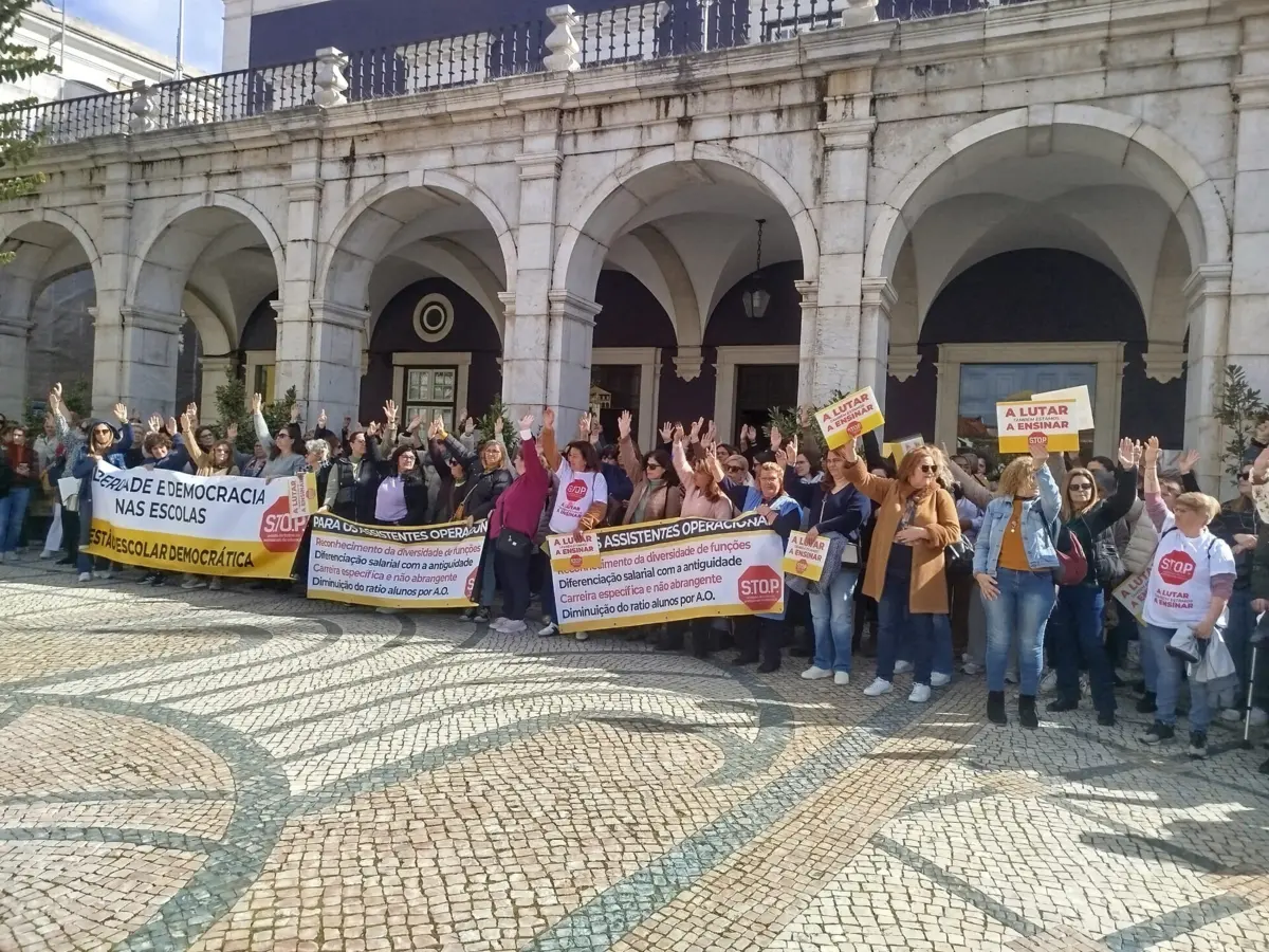 A greve foi assinalada em dezenas de escolas do ensino básico e algumas do ensino secundário