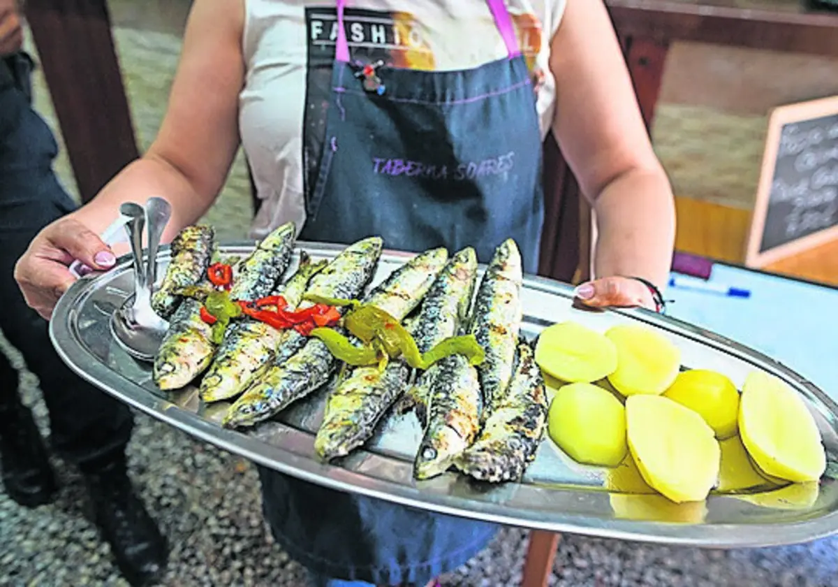 Sardinha assada com pimento e batata cozida