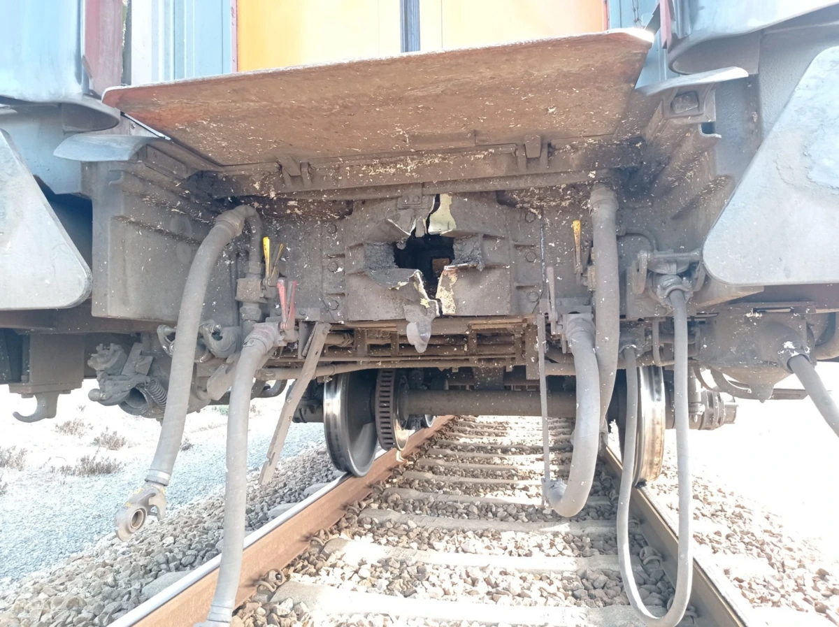 Imagem mostra o local onde as carruagens se separaram