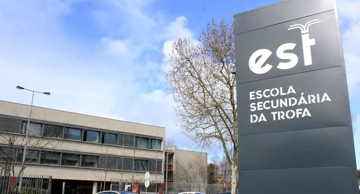 Depois de descer 37 posições em 2023, a Secundária da Trofa subiu 53 lugares
