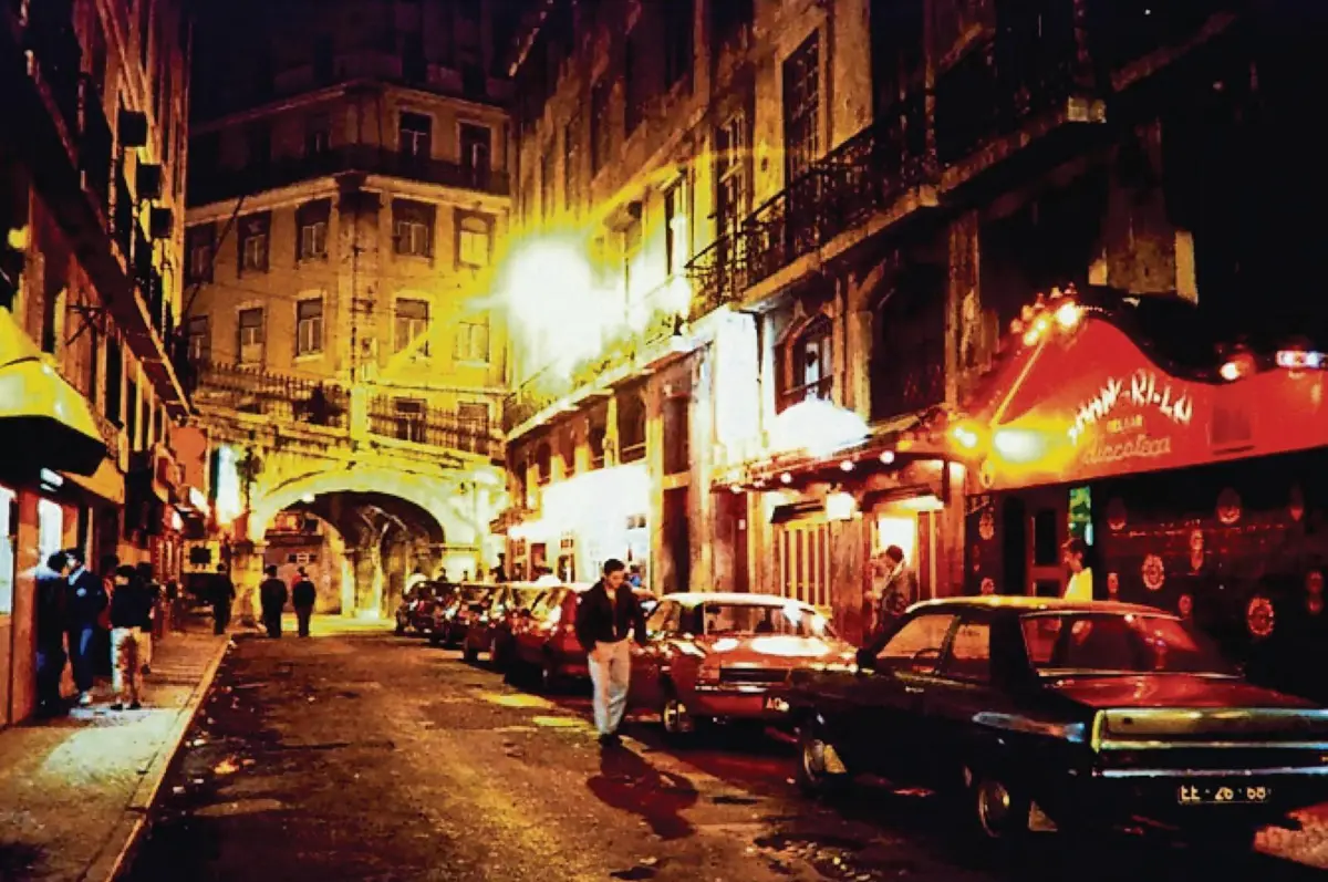 Livro é amplamente apoiado por imagens