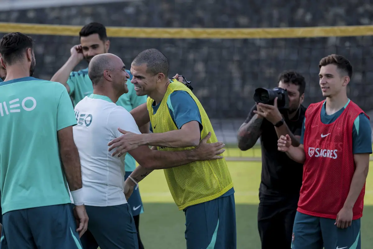 Francisco Conceição (à direita) é titular por Portugal