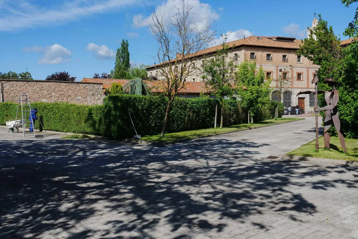 Imagem de contexto do artigo Rebelião contra o Vaticano: arcebispo espanhol pede que dez freiras excomungadas abandonem convento