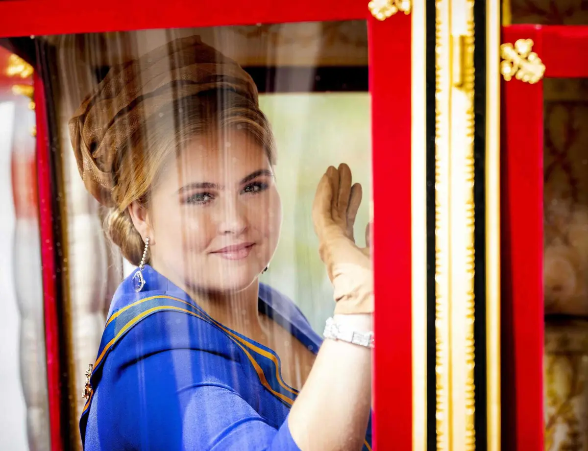 Princesa Catharina-Amalia sofreu queda de cavalo