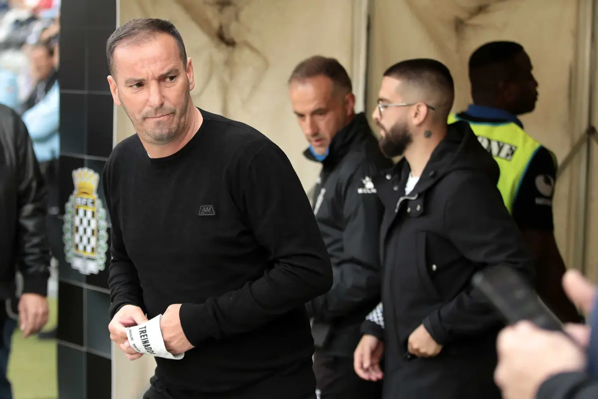 Petit deixa os axadrezados, depois de ter protagonizado um arranque promissor no campeonato, inclusive com uma vitória sobre o Benfica na estreia