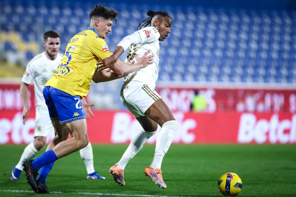 Todos os jogos da Liga deste sábado terminaram empatados