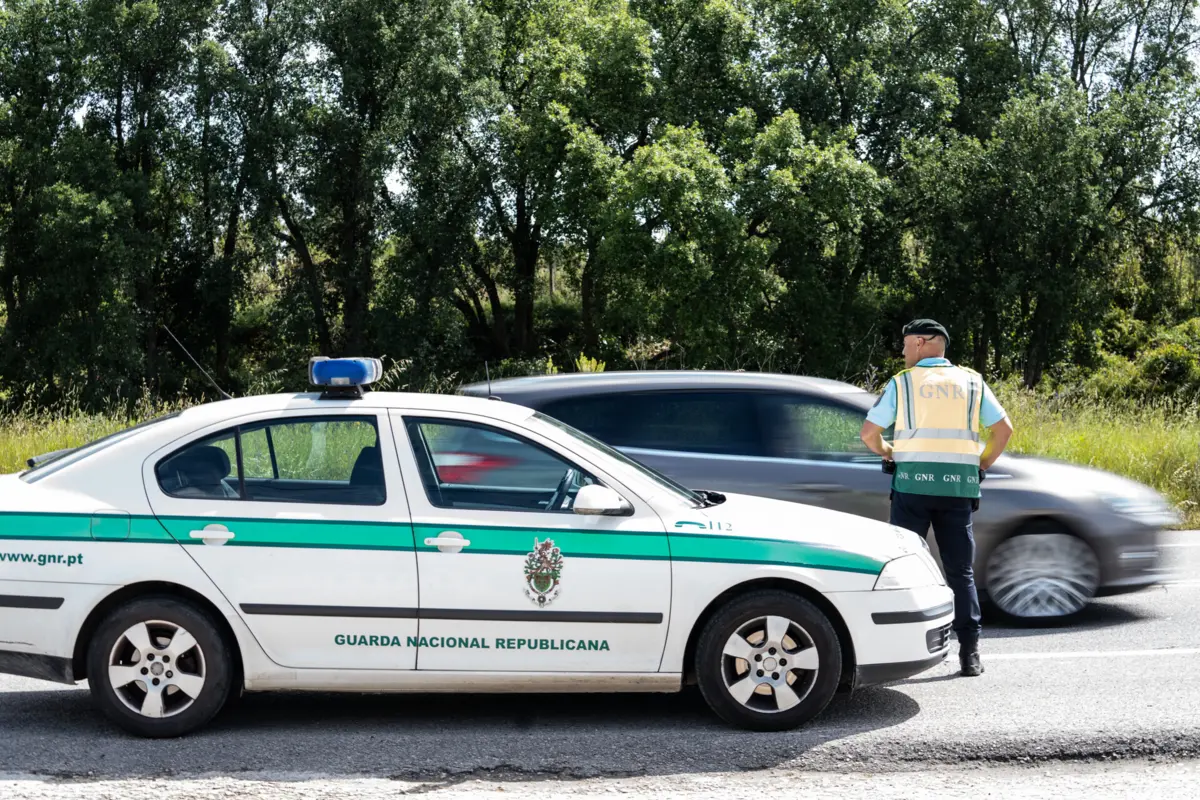 GNR deteve dois homens, suspeitos de diversos assaltos, em Celorico de Basto.
