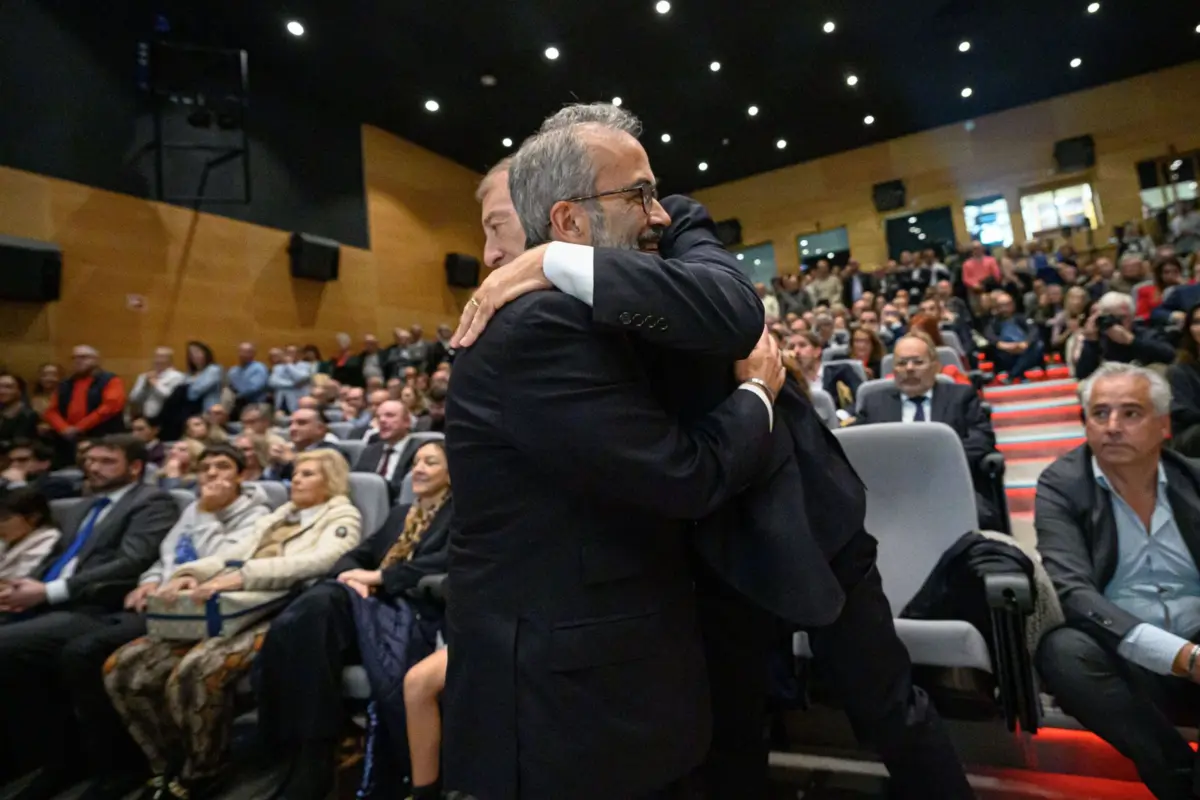 Paulo Rangel esteve na tomada e posse do novo executivo de Gaia, onde vai ser presidente da Assembleia Municipal