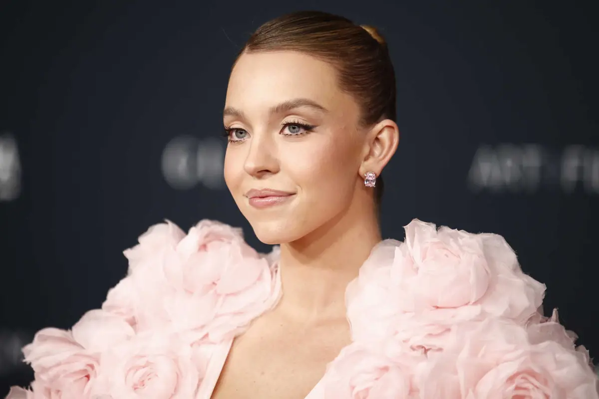 Imagem de contexto do artigo Sydney Sweeney é a estrela do primeiro videoclipe do novo álbum dos Rolling Stones