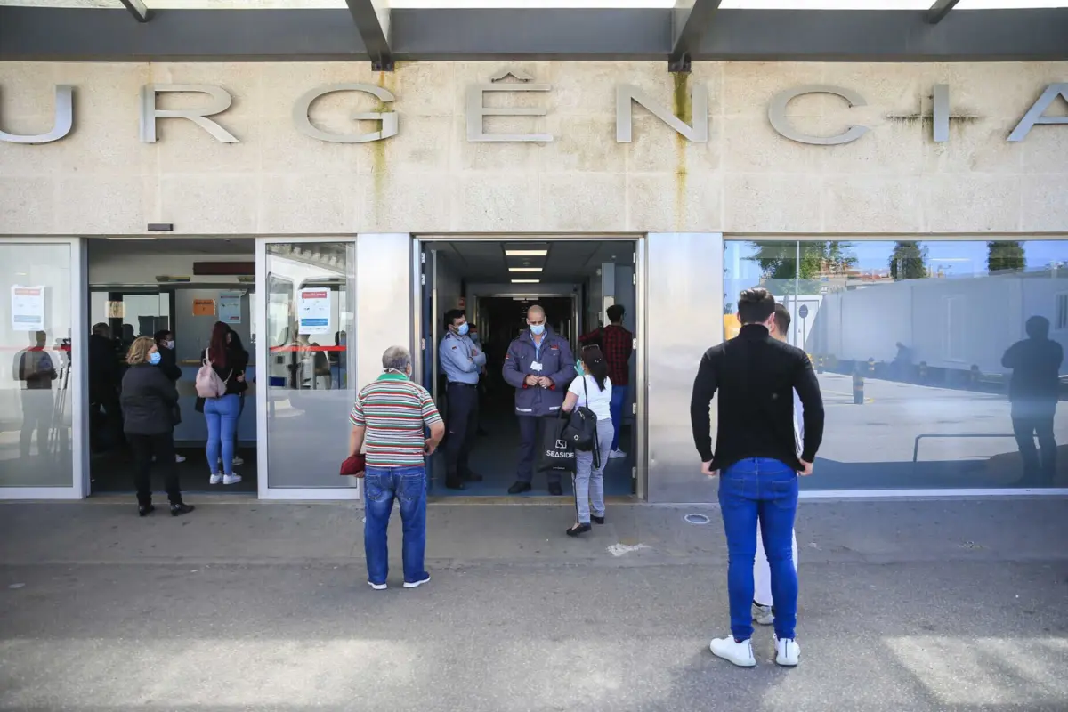 Ferido foi transportado para Urgência do Hospital de São João, no Porto