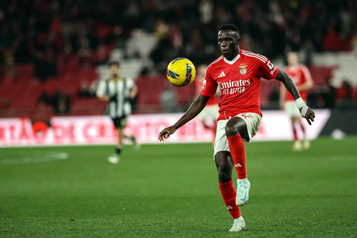 Bruma é titular no Benfica