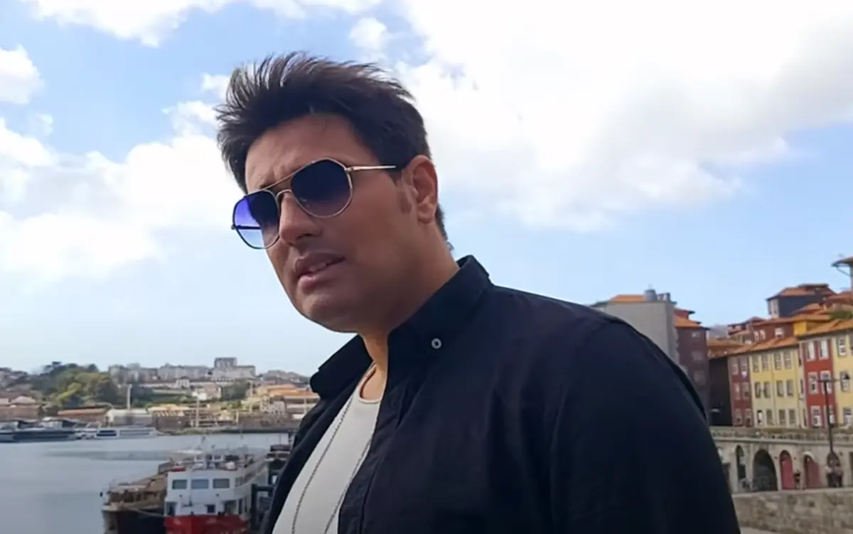 Artista de 41 anos foi acusado de um crime de violência doméstica pelo MP