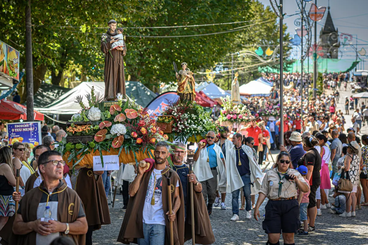 Procissão em homenagem a Nossa Senhora da Saúde realizou-se esta quinta-feira